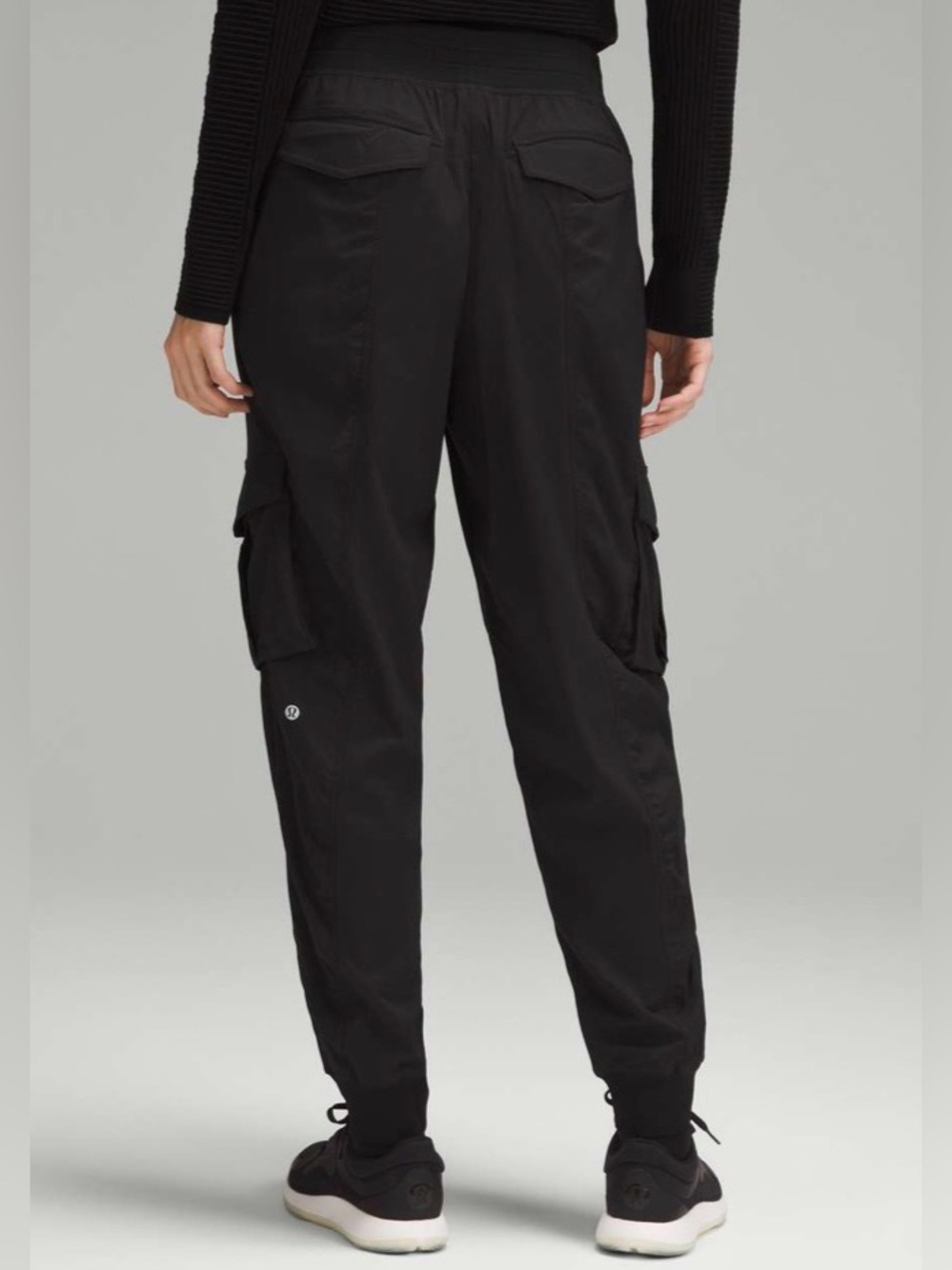 Lululemon Dance Studio Relaxed-Fit Mid-Rise Cargo Jogger Black- size Large 2024